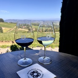 Nest on the Ledge: Willamette Valley Weekend